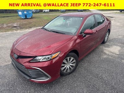 2022 Toyota Camry Hybrid LE