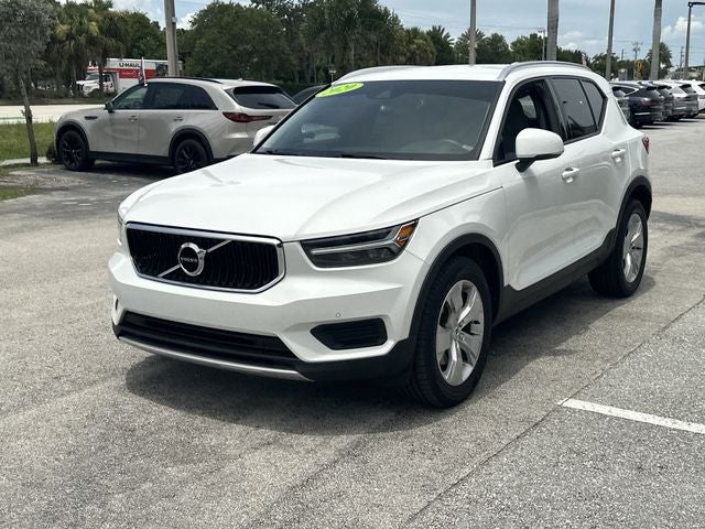 2020 Volvo XC40 Momentum