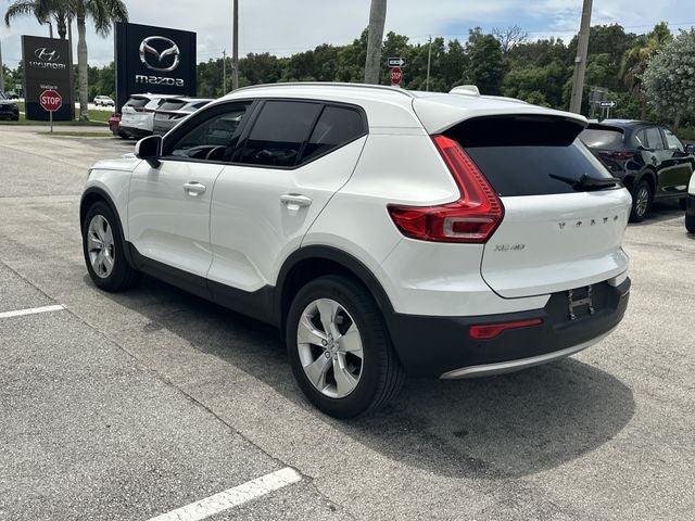 2020 Volvo XC40 Momentum