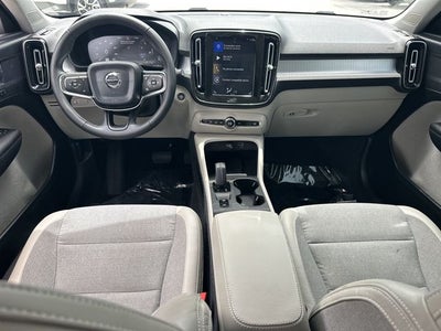 2020 Volvo XC40 Momentum