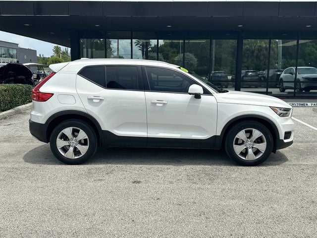 2020 Volvo XC40 Momentum