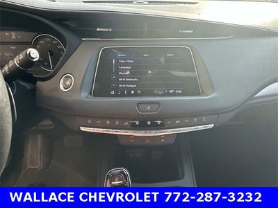 2023 Cadillac XT4 Premium Luxury