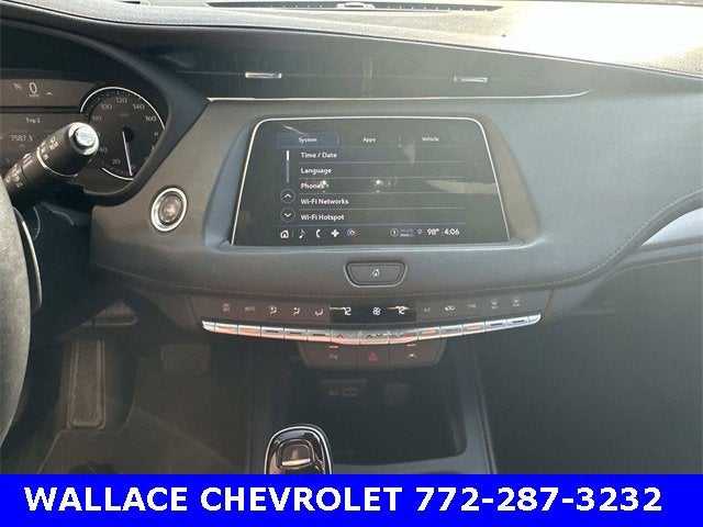 2023 Cadillac XT4 Premium Luxury