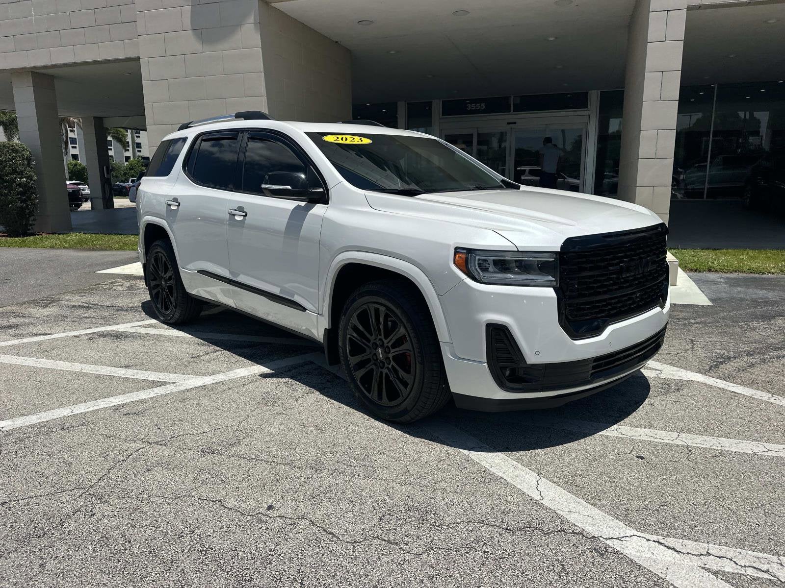 2023 GMC Acadia Denali
