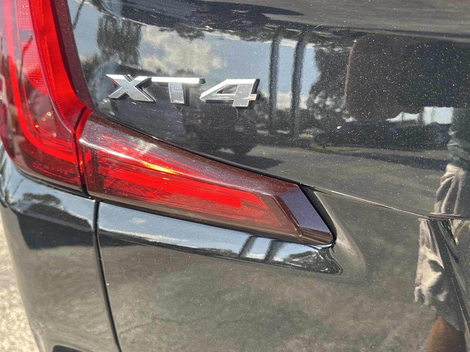 2023 Cadillac XT4 Luxury