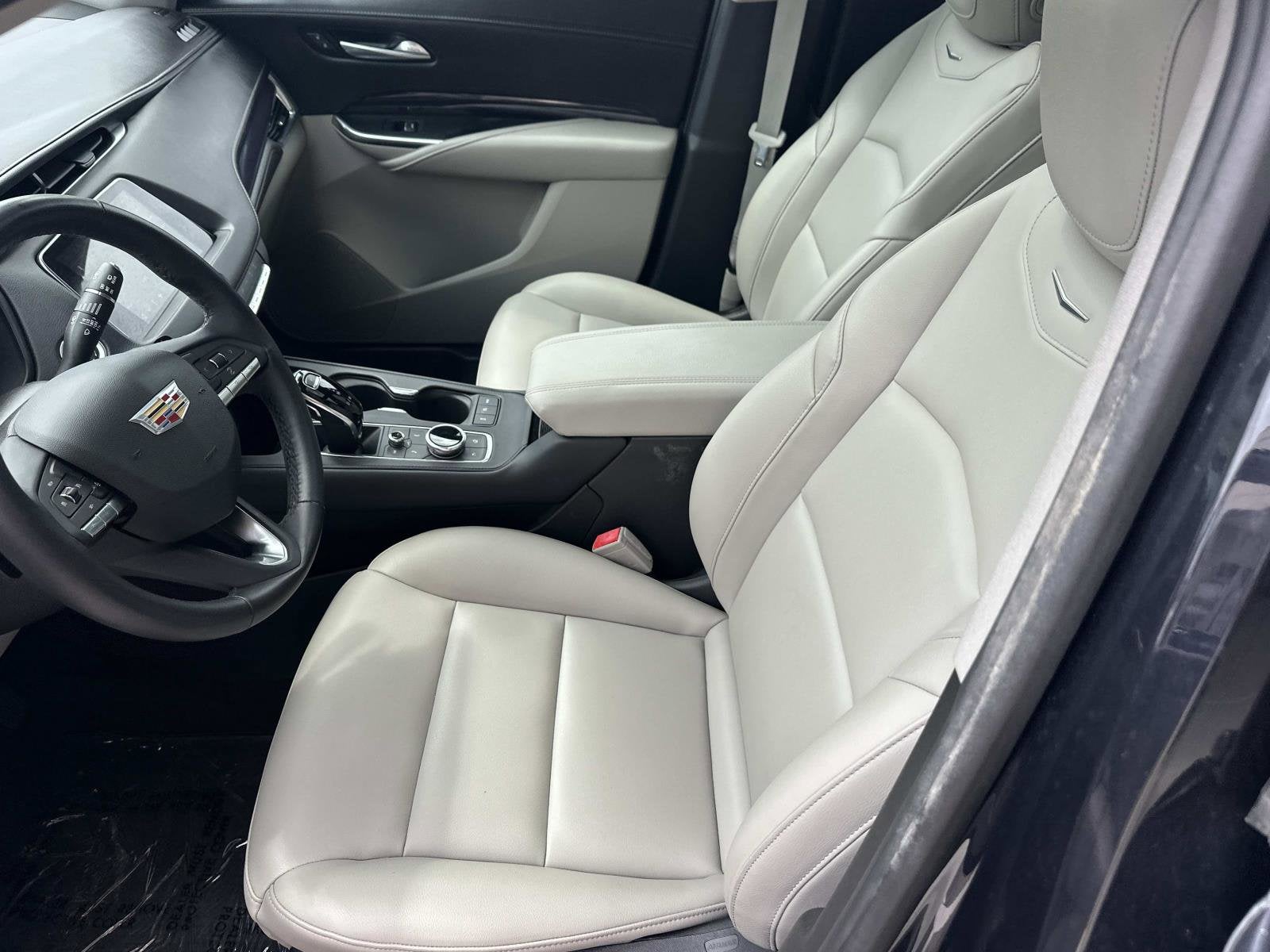 2022 Cadillac XT4 Luxury