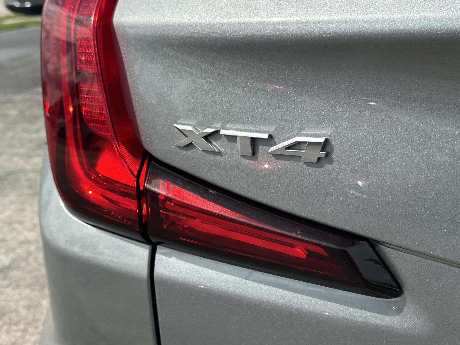 2024 Cadillac XT4 Premium Luxury
