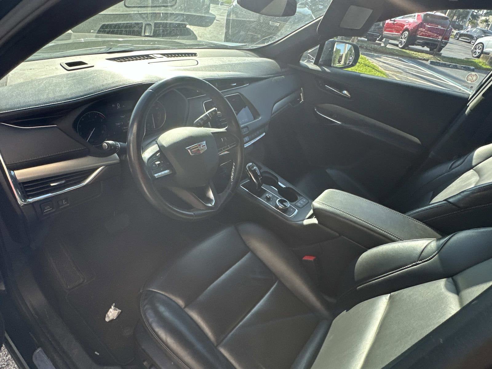 2023 Cadillac XT4 Premium Luxury