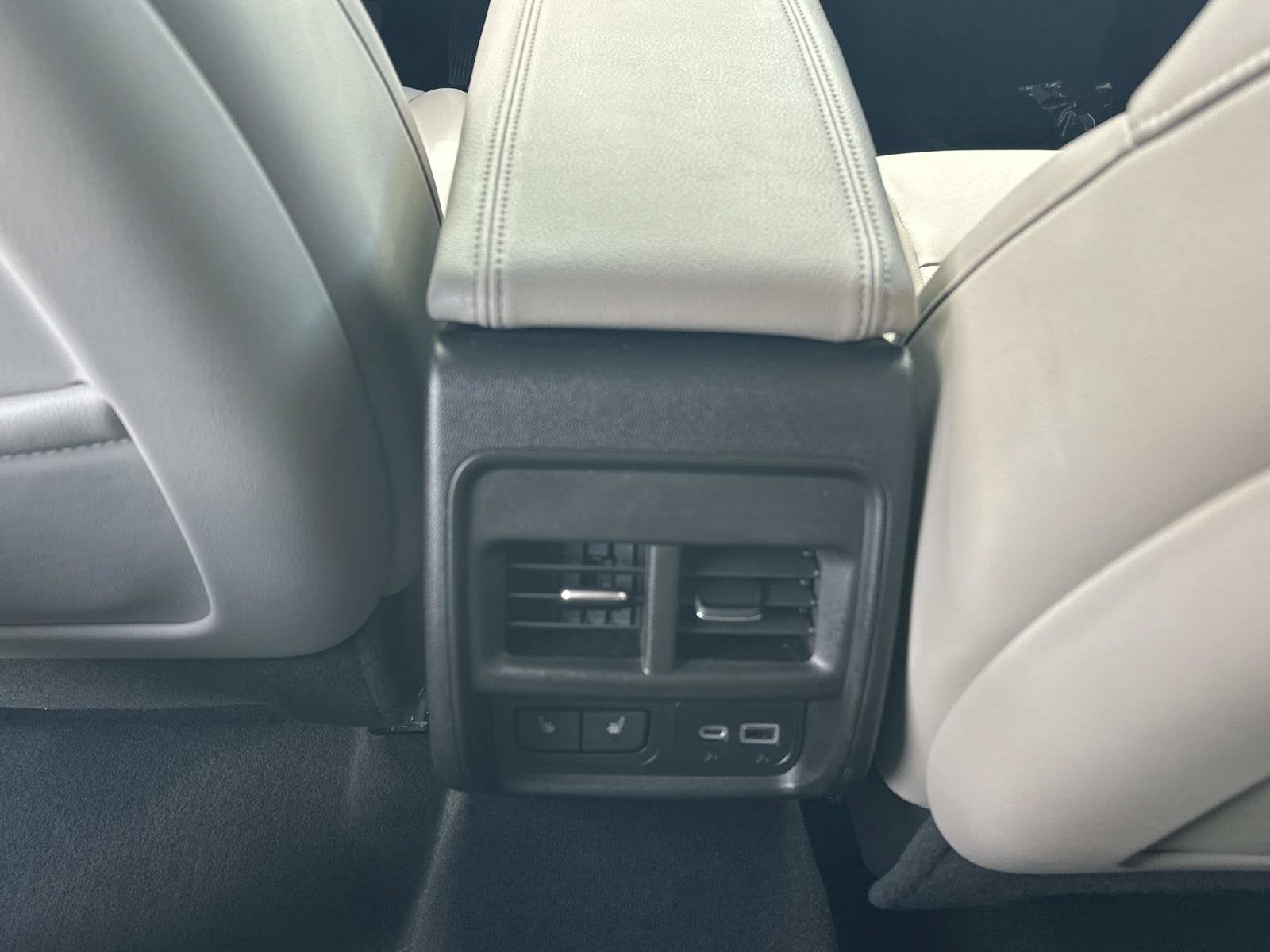 2022 Cadillac XT4 FWD Premium Luxury