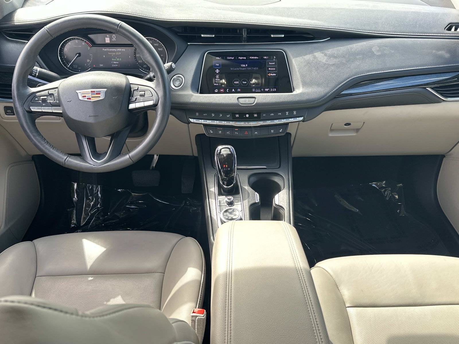 2022 Cadillac XT4 FWD Premium Luxury