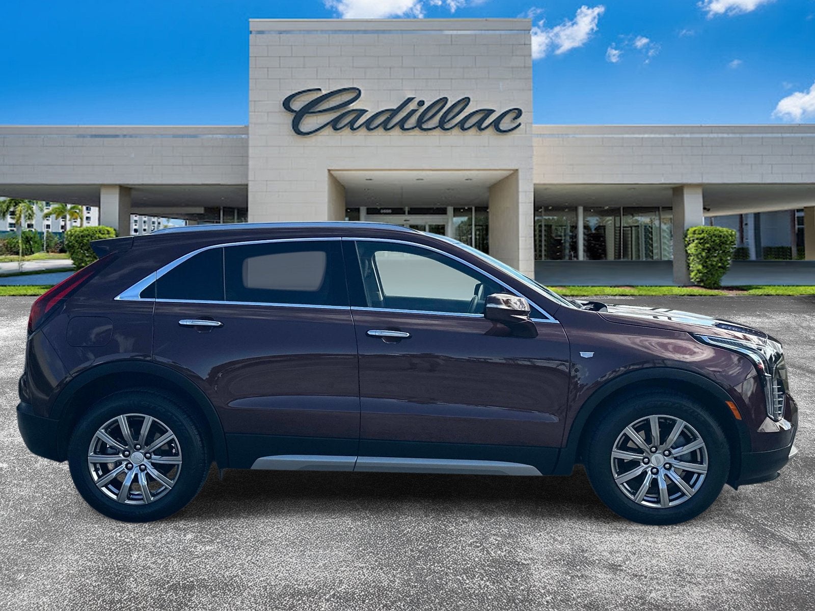 2022 Cadillac XT4 FWD Premium Luxury