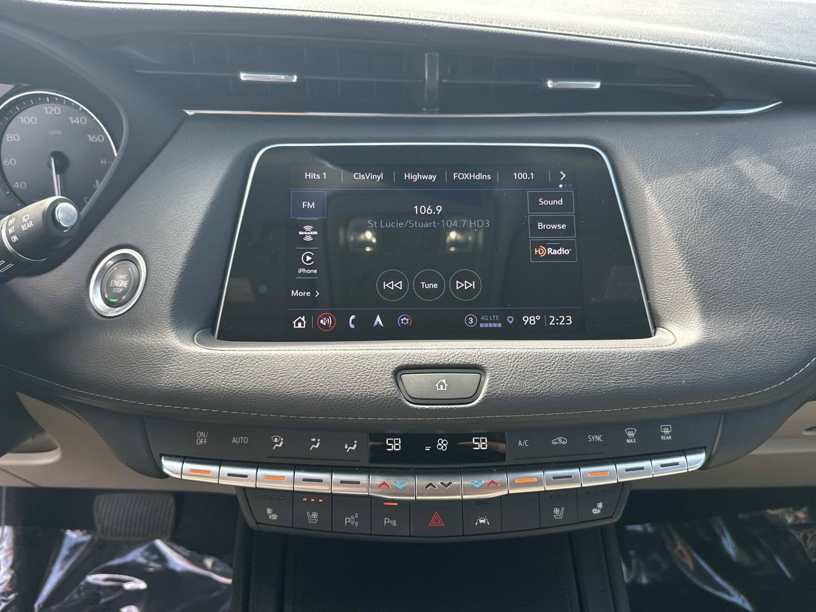 2022 Cadillac XT4 FWD Premium Luxury