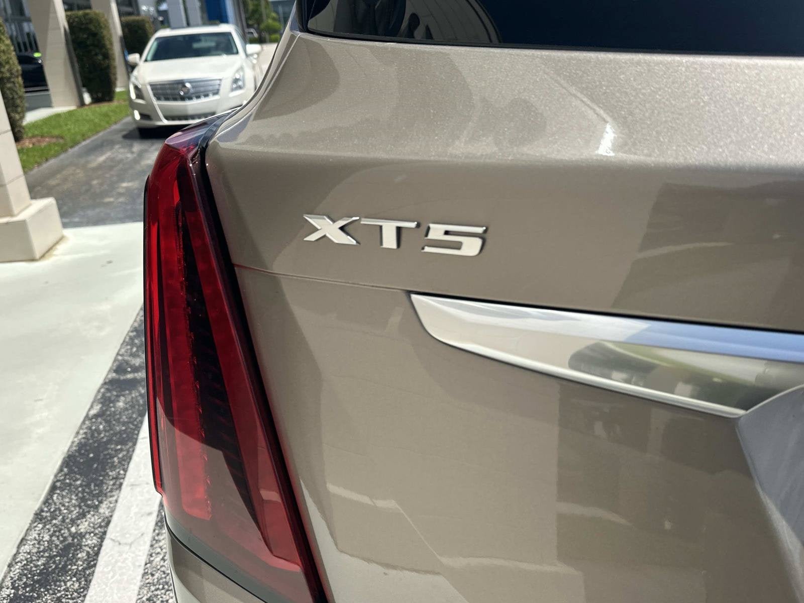 2023 Cadillac XT5 Luxury