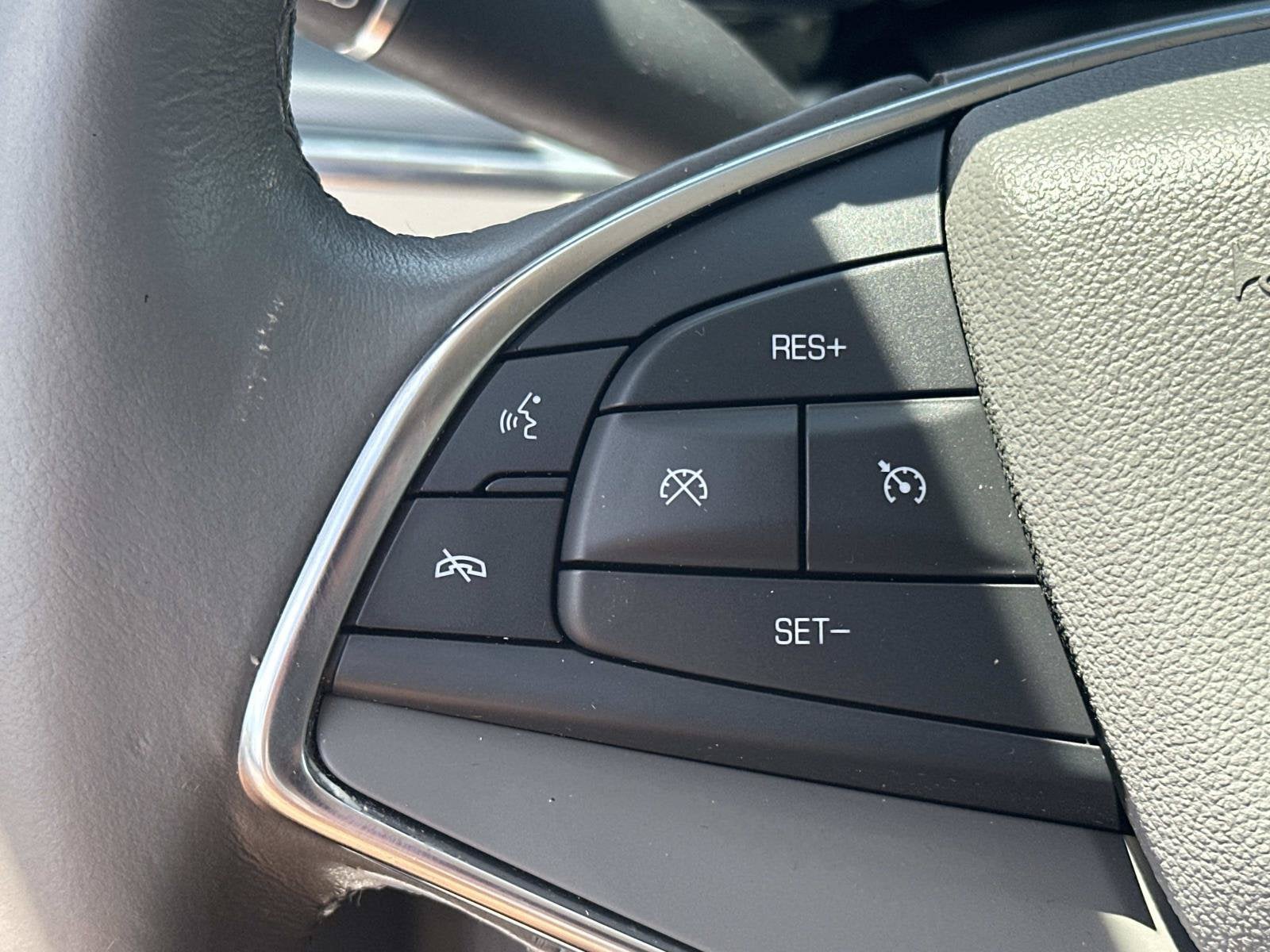 2025 Cadillac XT5 Luxury