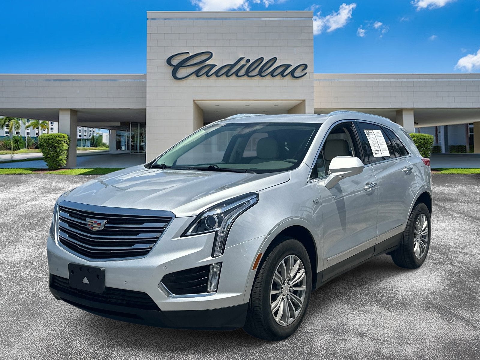 2025 Cadillac XT5 Luxury