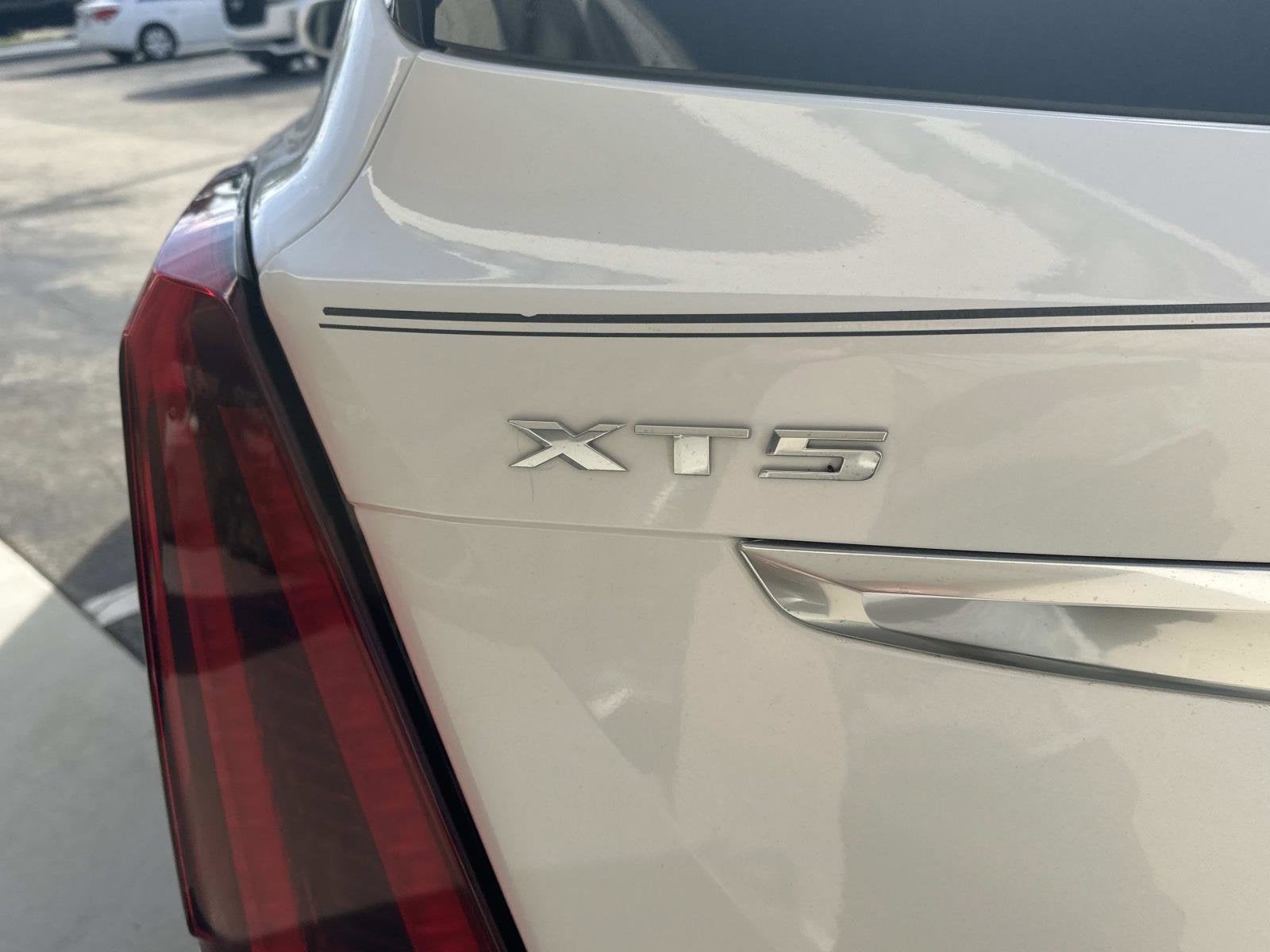 2020 Cadillac XT5 Premium Luxury