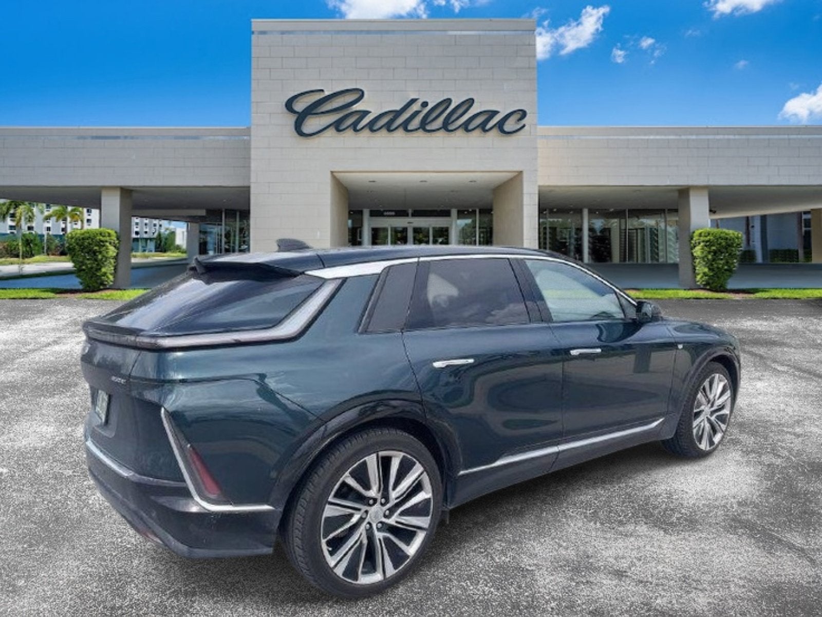 2024 Cadillac LYRIQ Luxury 3
