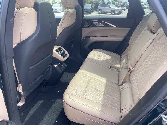 2024 Cadillac LYRIQ Luxury 3