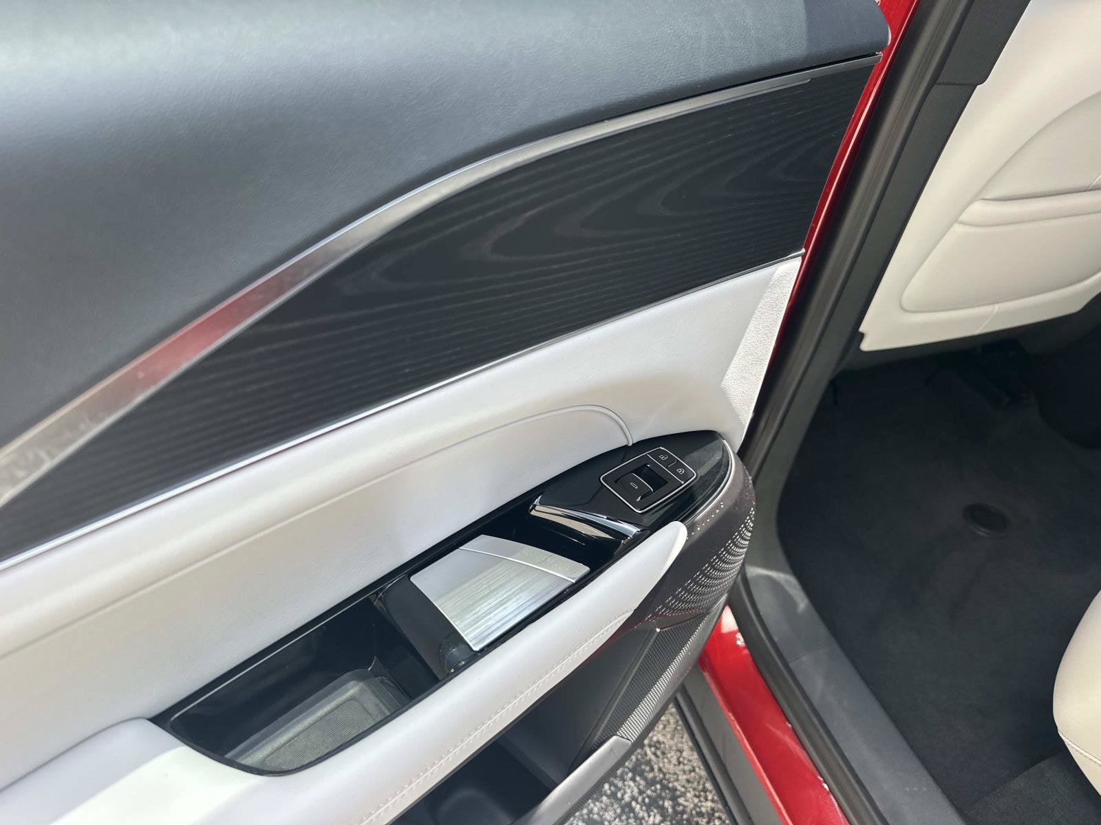 2025 Cadillac LYRIQ Sport 1