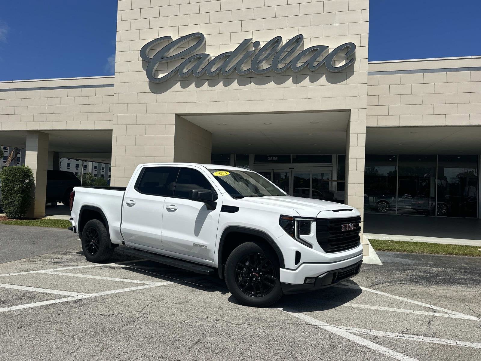 2023 GMC Sierra 2WD Crew Cab Short Box Elevation's photo