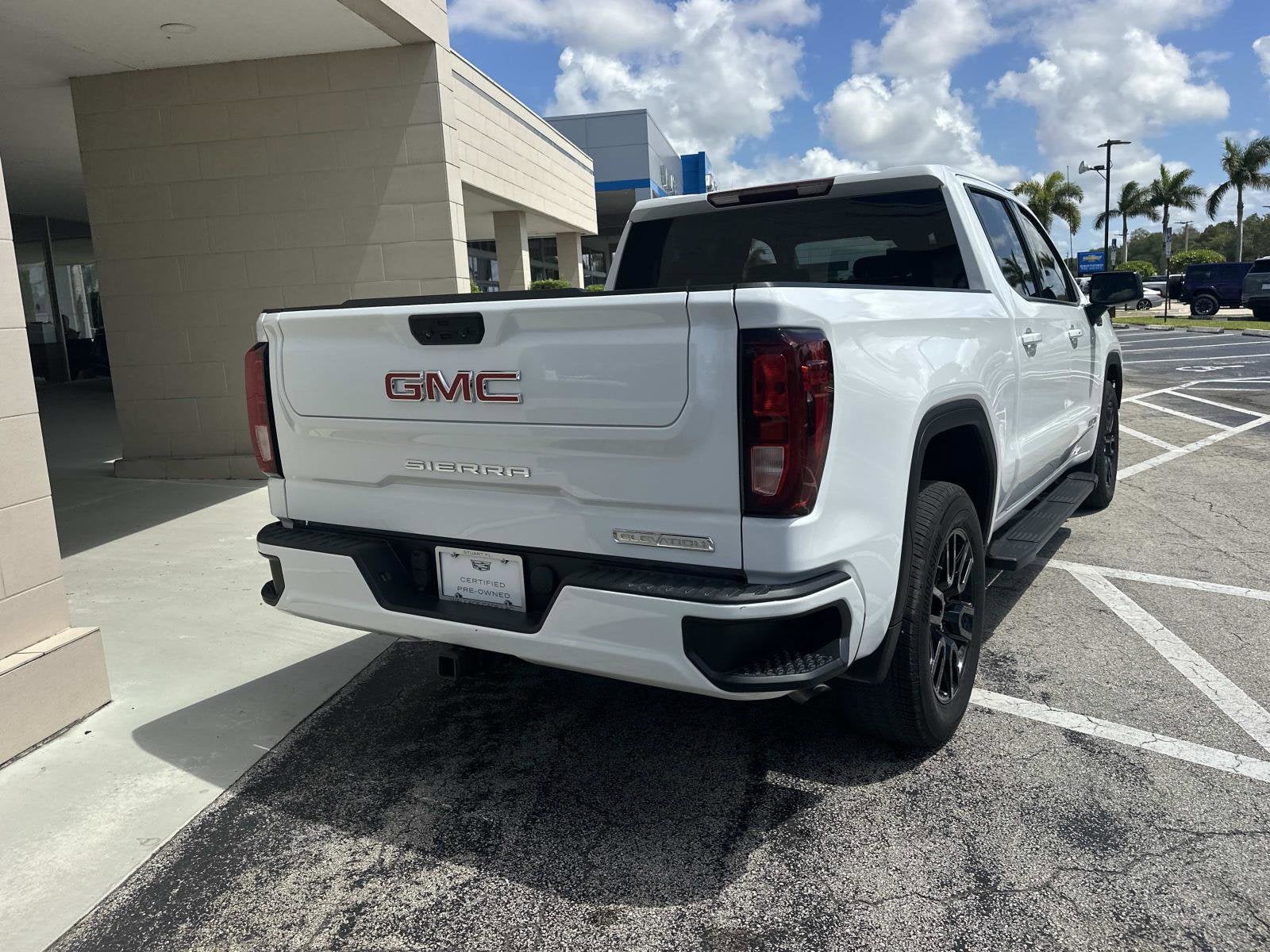 2023 GMC Sierra 1500 Elevation