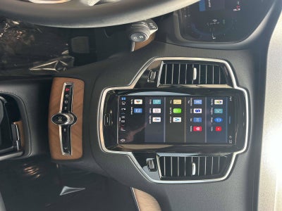 2024 Volvo XC90 Recharge Plug-In Hyb Plus Bright Theme