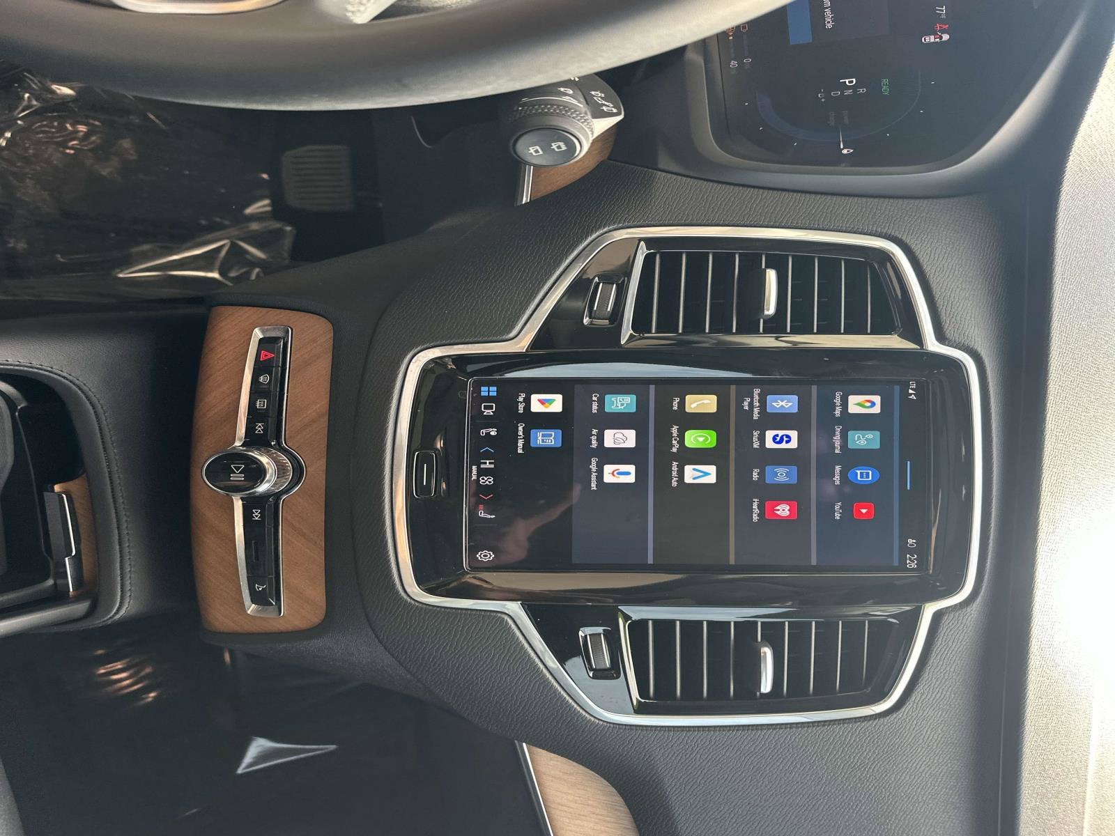 2024 Volvo XC90 Recharge Plug-In Hyb Plus Bright Theme